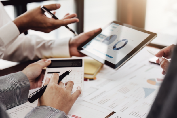 Andre de Barros Faria destaca como a liderança estratégica prepara organizações para 2026 e além com visão, adaptação e clareza de propósito.